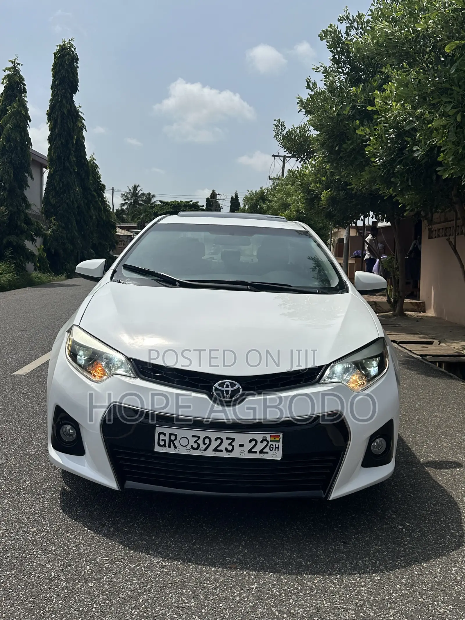 Toyota Corolla XSE 4dr Sedan (1.8L 4cyl CVT) 2017 White