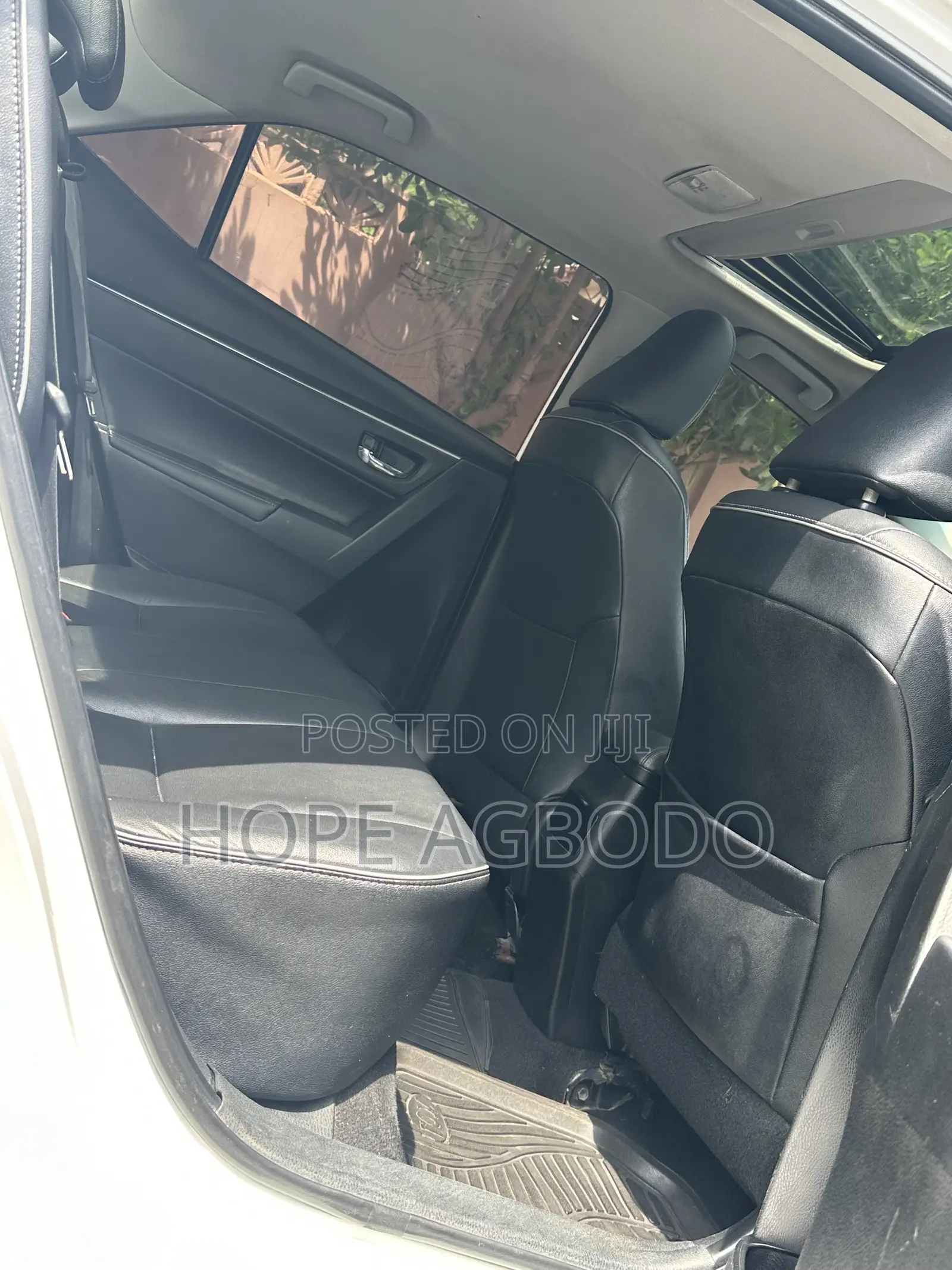 Toyota Corolla XSE 4dr Sedan (1.8L 4cyl CVT) 2017 White