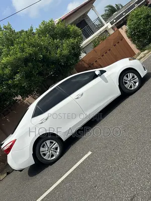 Toyota Corolla XSE 4dr Sedan (1.8L 4cyl CVT) 2017 White