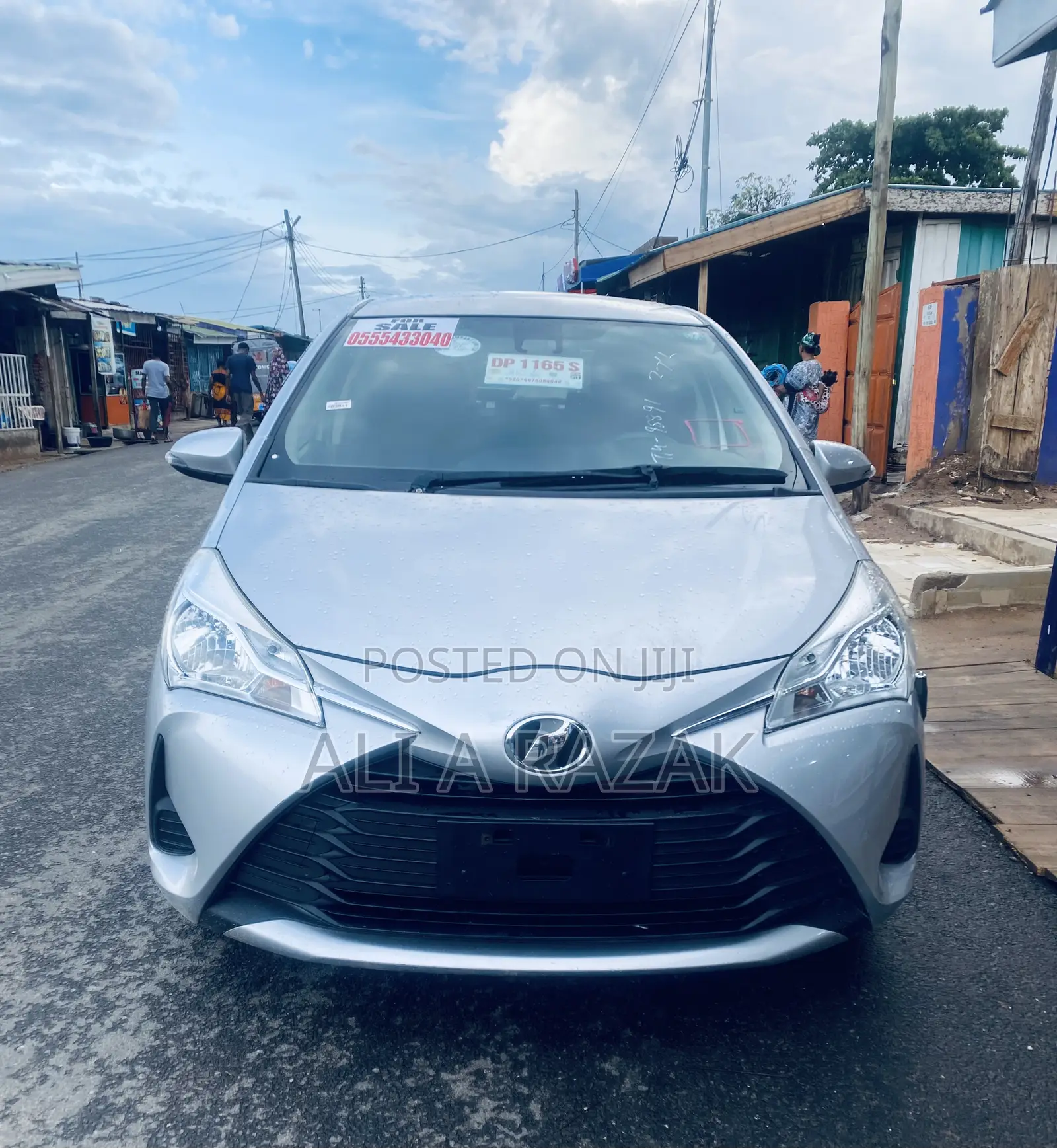 Toyota Vitz 1.0 FWD 5dr 2017 Silver