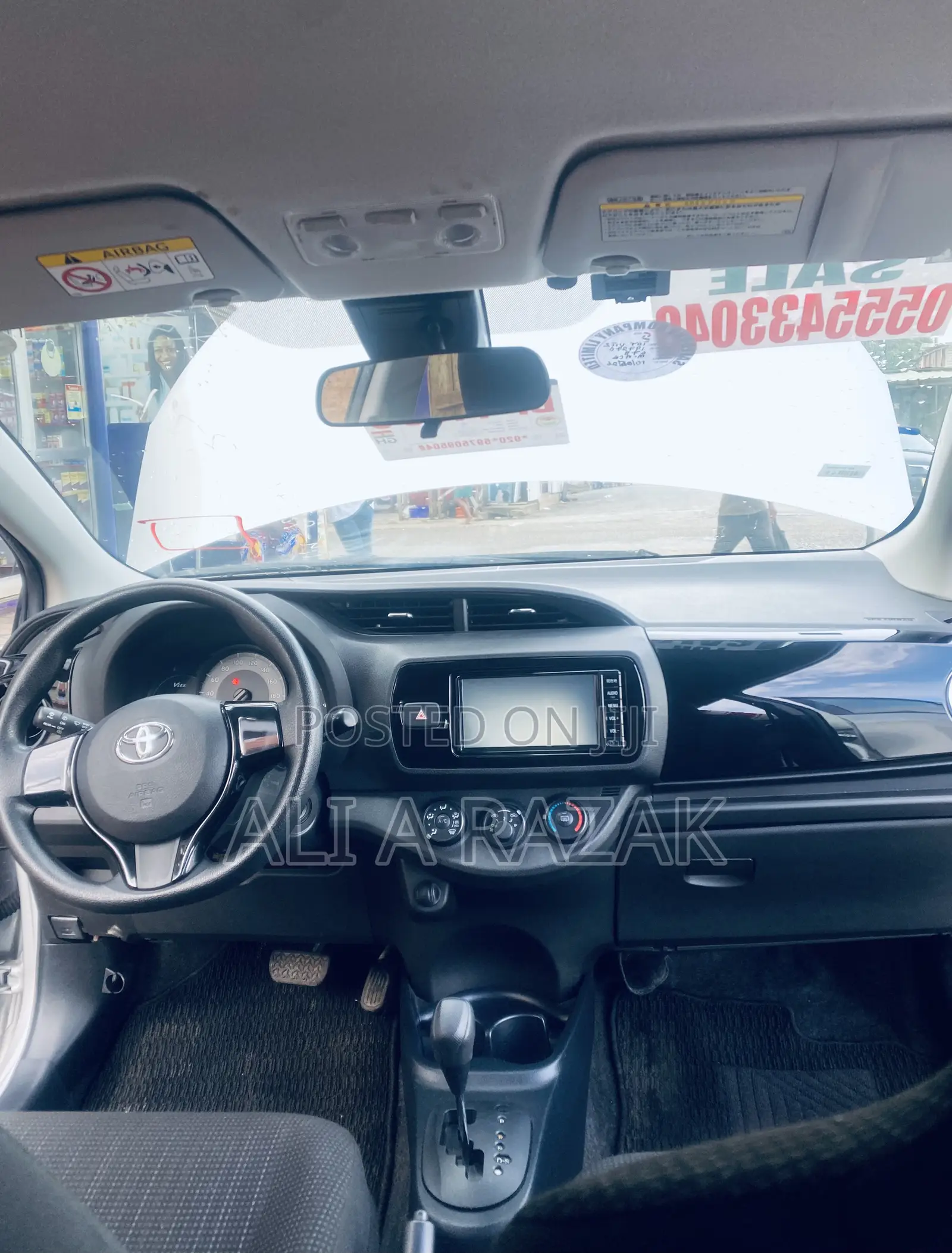 Toyota Vitz 1.0 FWD 5dr 2017 Silver