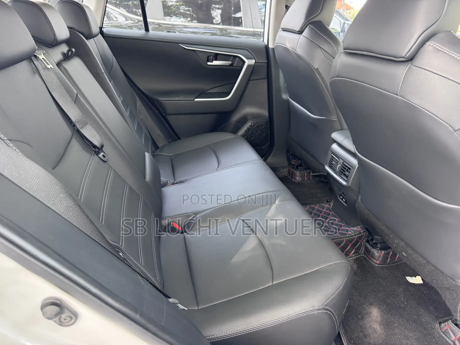 Toyota RAV4 2025 White