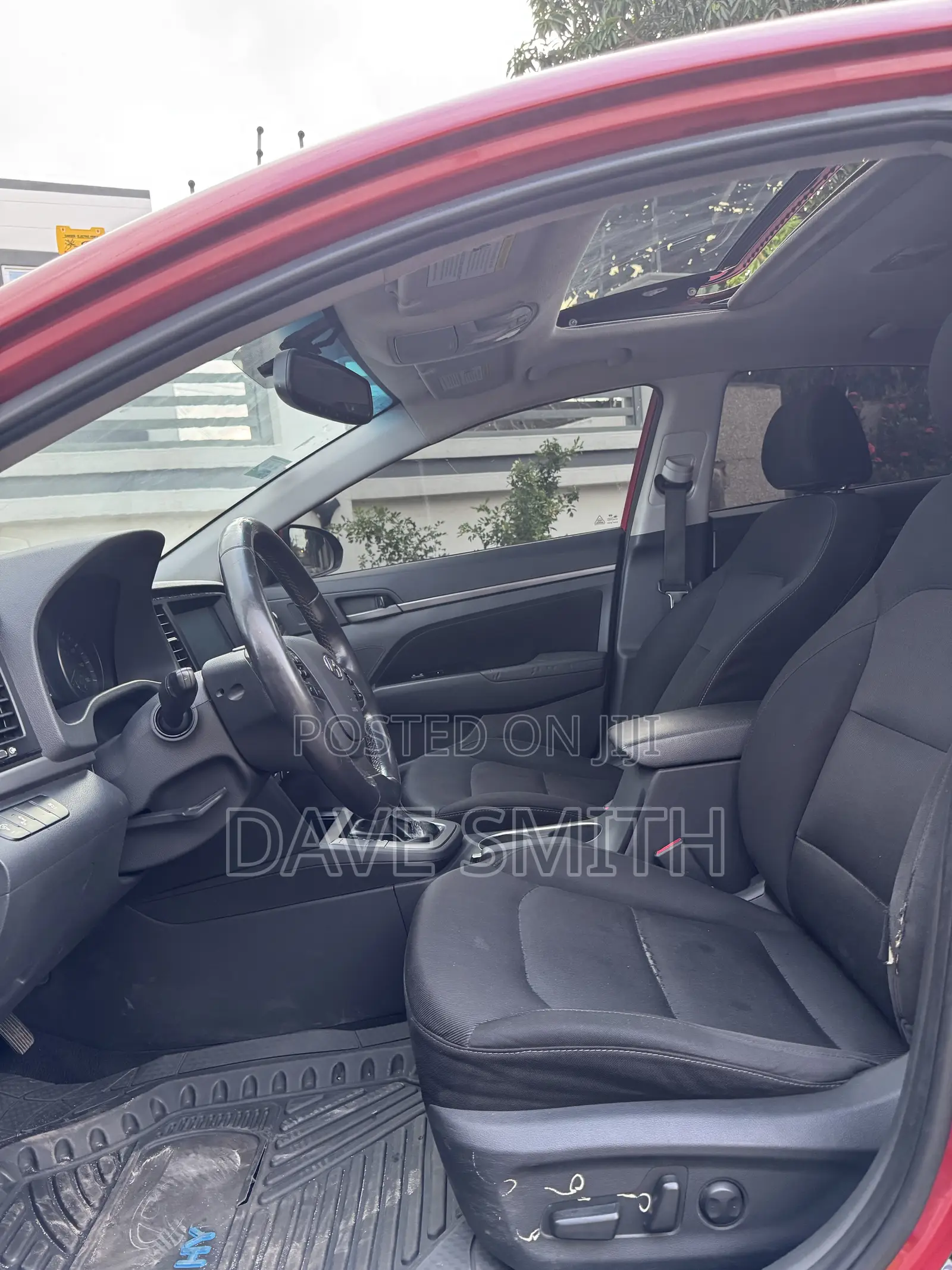 Hyundai Elantra SE Sedan FWD (2.0L 4cyl 6M) 2017 Red