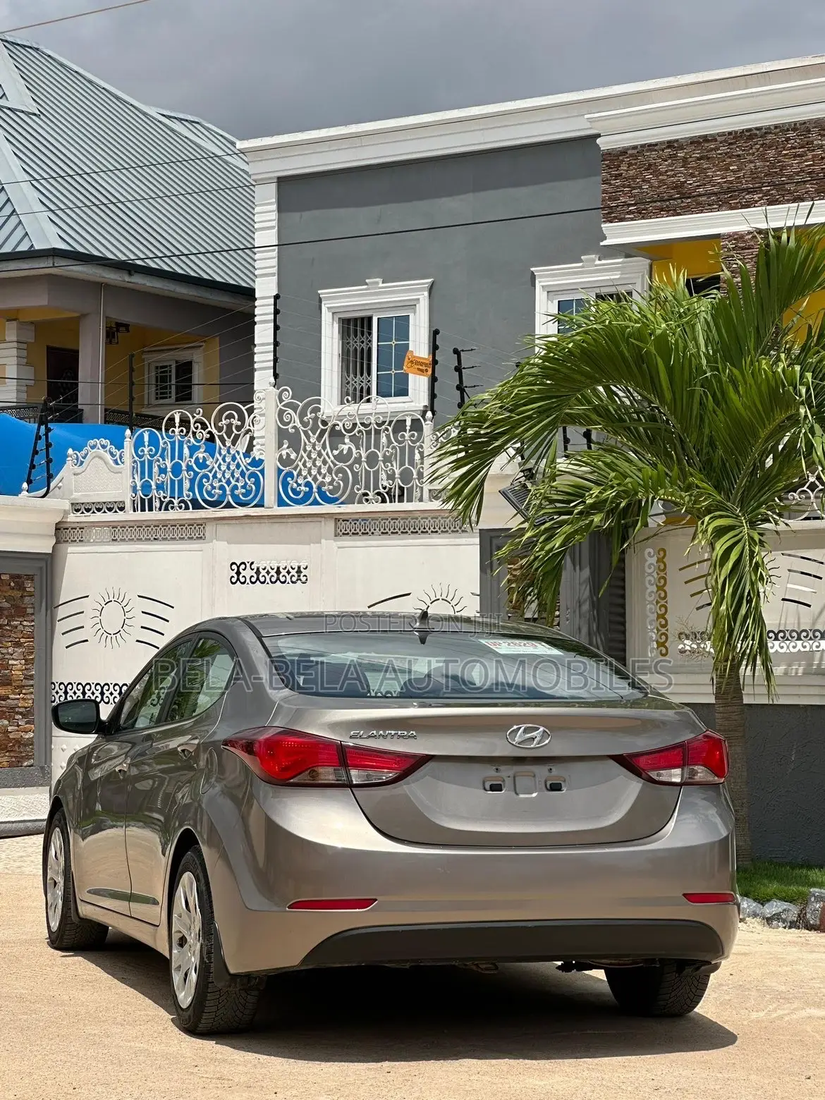Hyundai Elantra Limited 4dr Sedan (1.8L 4cyl 6A) 2015 Gray