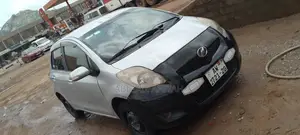 Toyota Vitz 2010 Silver