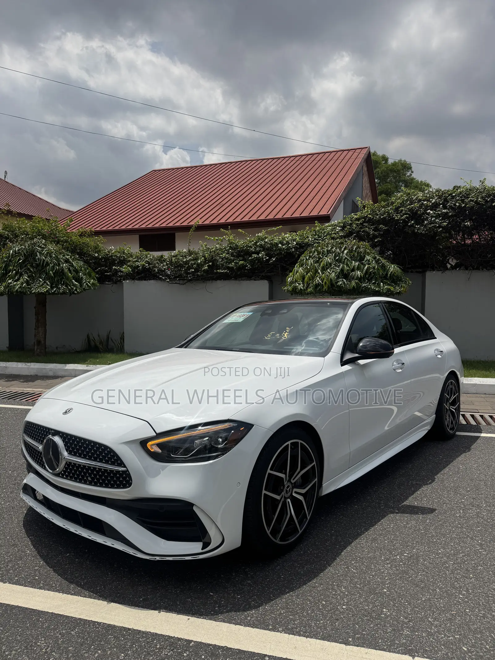 Mercedes-Benz C300 2023 White