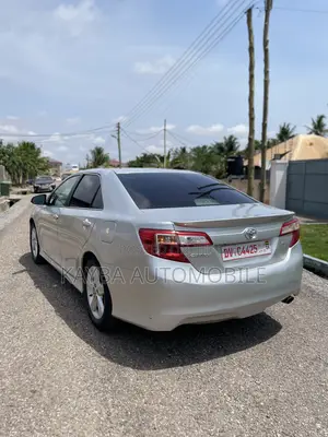 Toyota Camry 2014 Silver