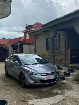 Hyundai Elantra Limited Sedan FWD (1.8L 4cyl 6A) 2016 Gray