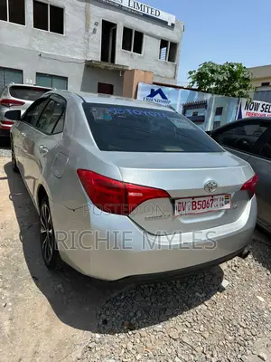 Toyota Corolla LE 4dr Sedan (1.8L 4cyl CVT) 2017 Gray