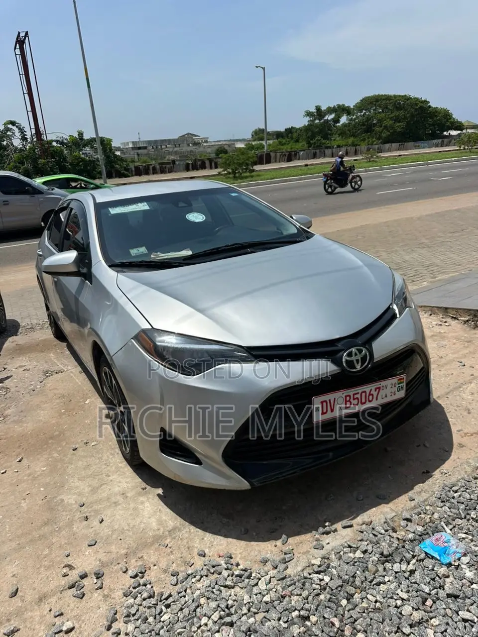 Toyota Corolla LE 4dr Sedan (1.8L 4cyl CVT) 2017 Gray