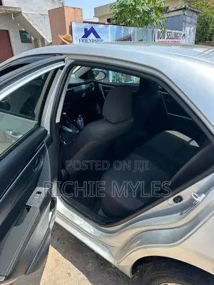 Toyota Corolla LE 4dr Sedan (1.8L 4cyl CVT) 2017 Gray