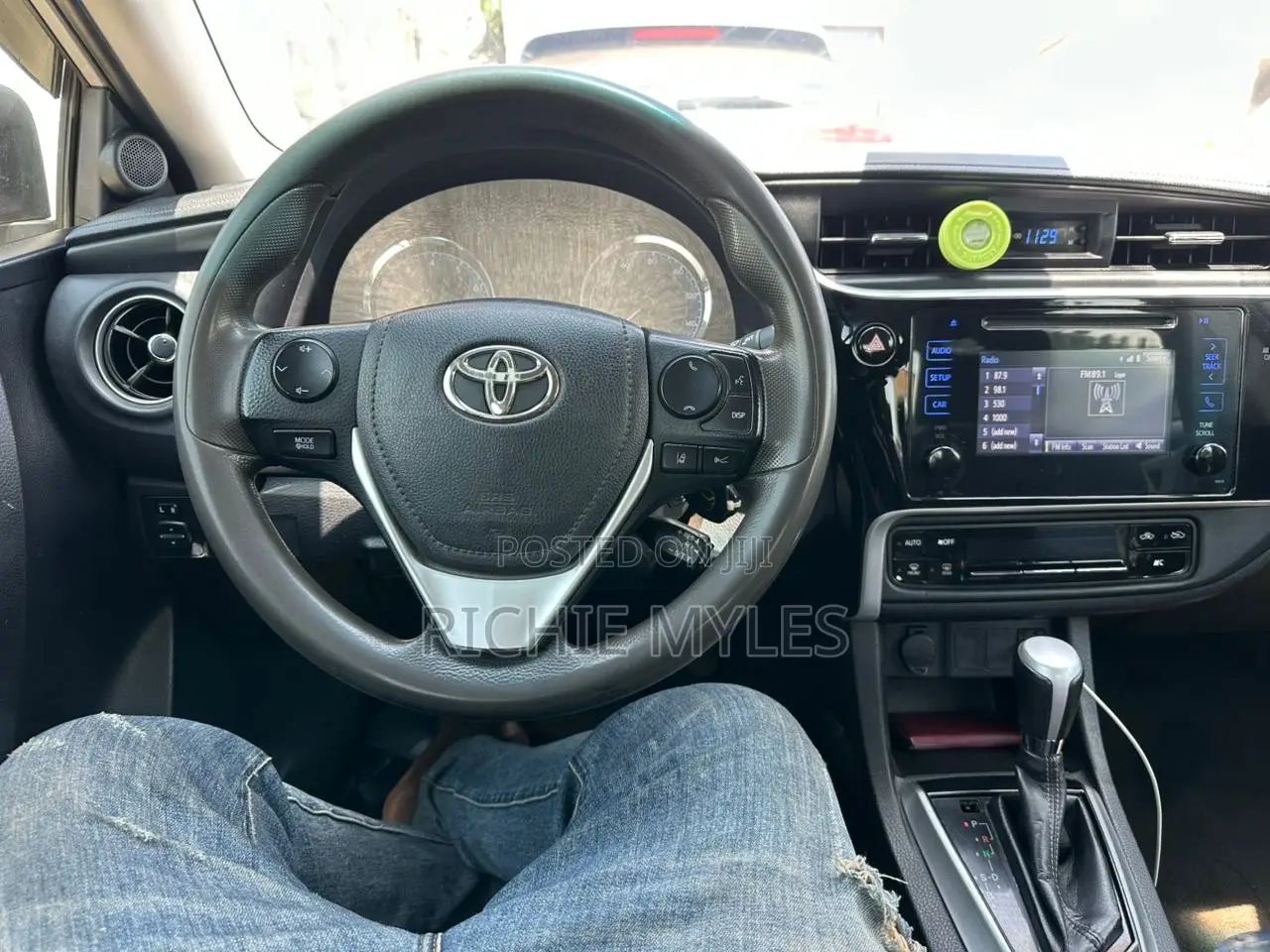 Toyota Corolla LE 4dr Sedan (1.8L 4cyl CVT) 2017 Gray