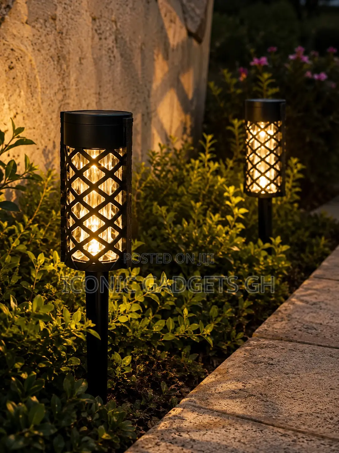 2pcs Solar Waterproof Garden Pathway Lights