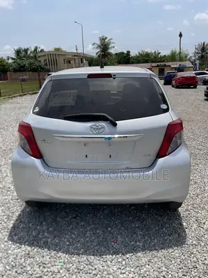 Toyota Vitz 2013 Silver