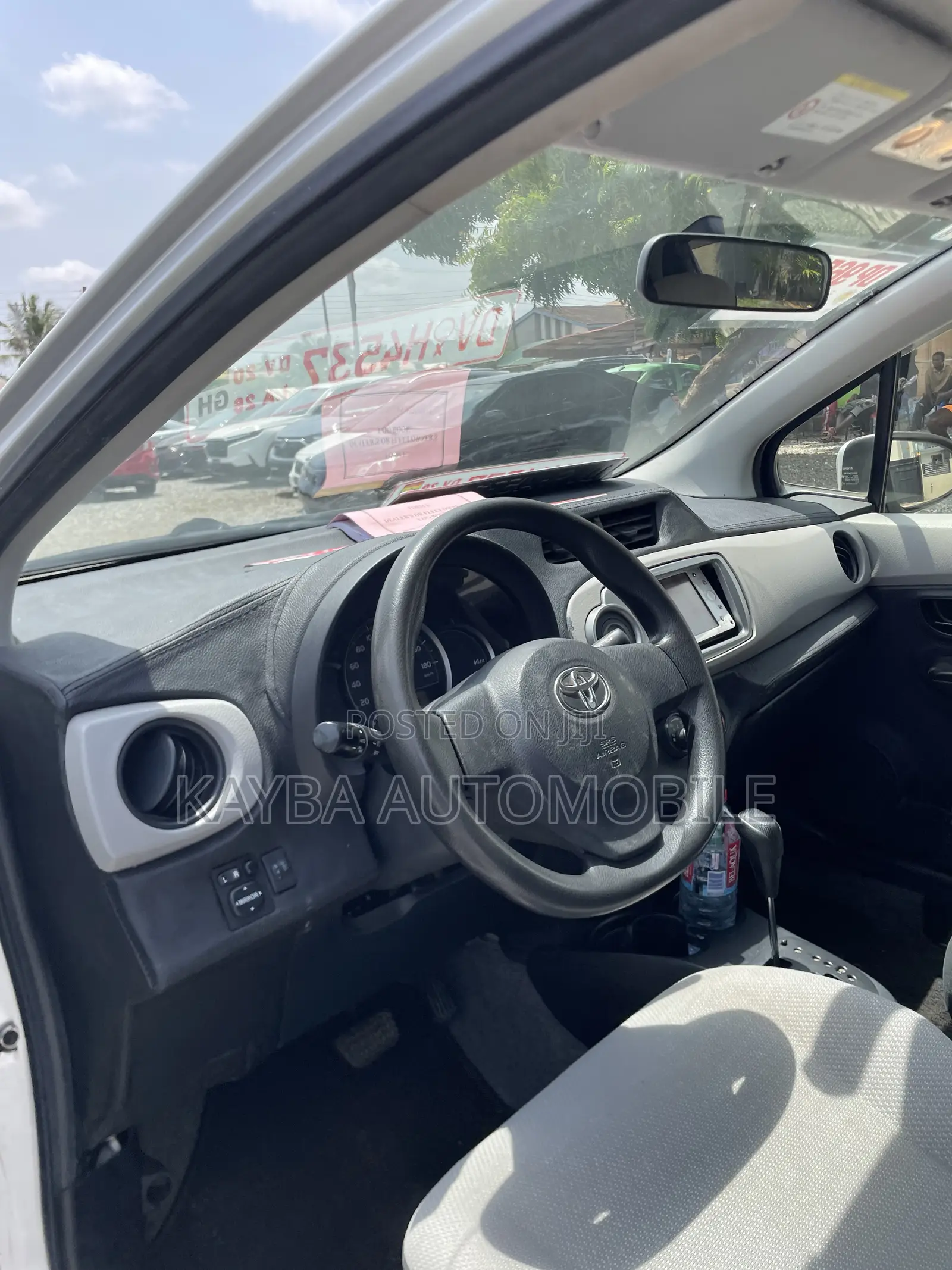 Toyota Vitz 2013 Silver