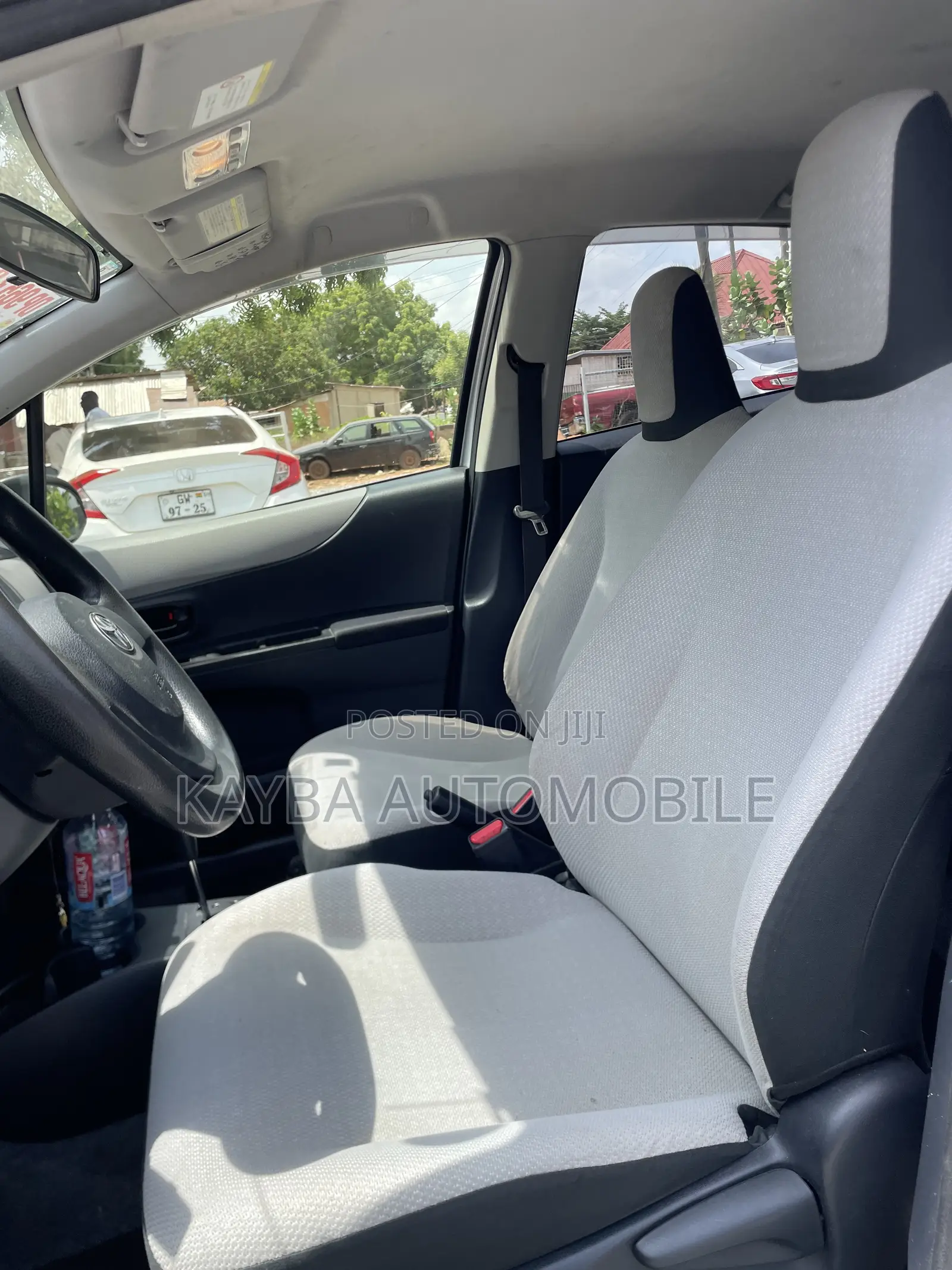 Toyota Vitz 2013 Silver