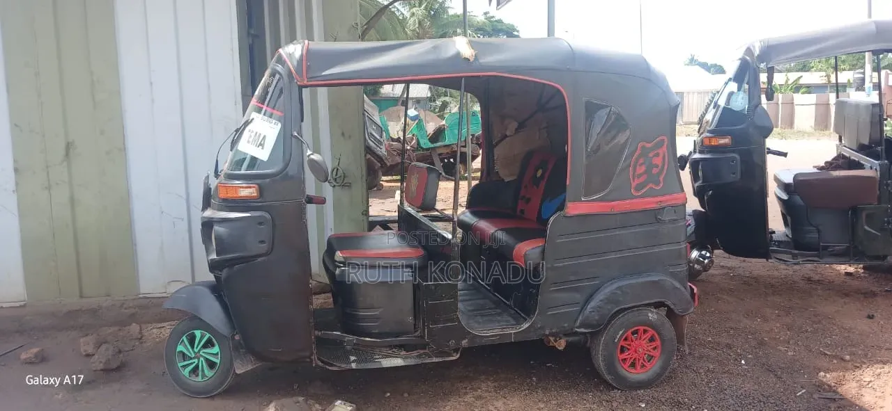Bajaj RE 2020 Black