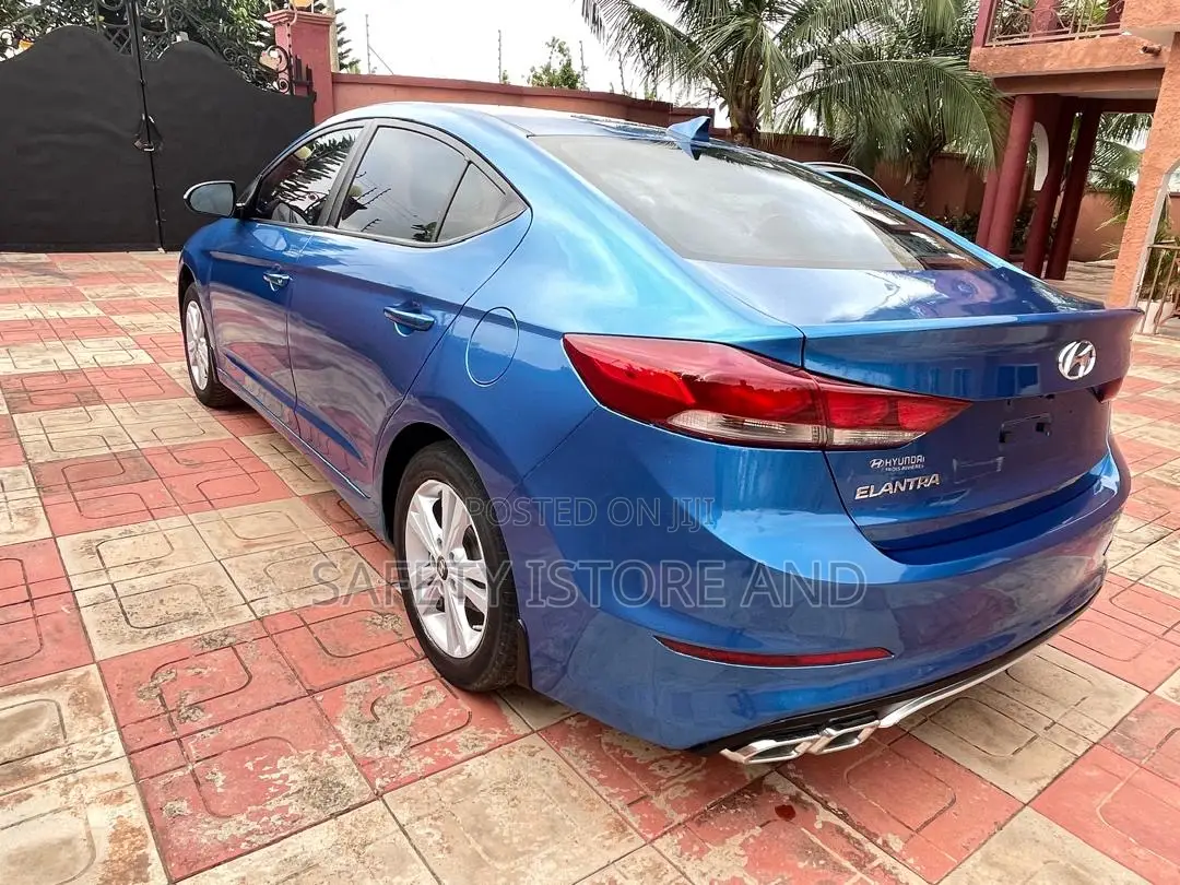 Hyundai Elantra 2017 Blue