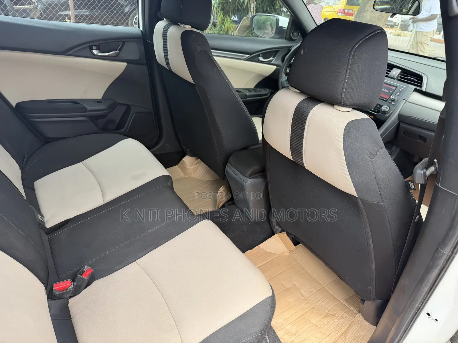 Honda Civic EX Hatchback 2018 White