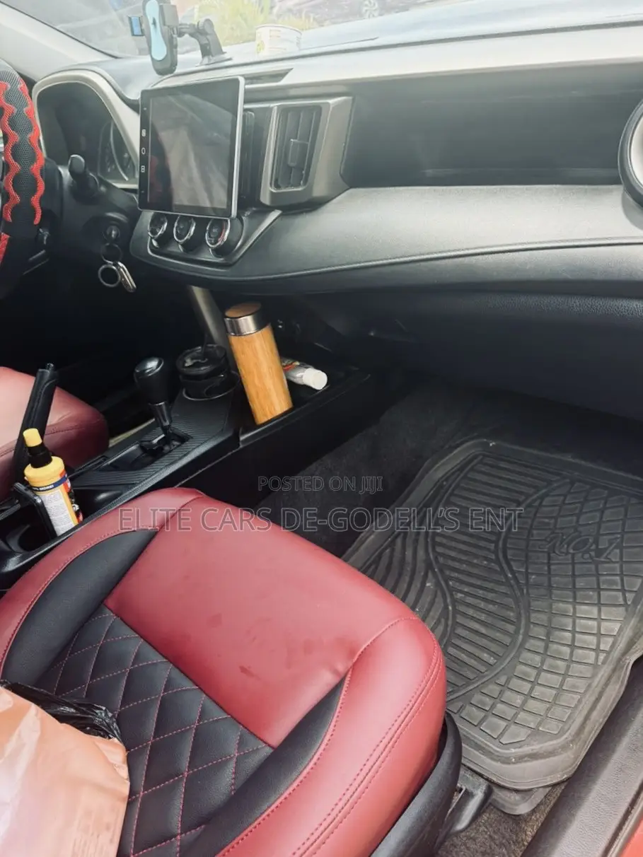 Toyota RAV4 LE 4dr SUV (2.5L 4cyl 6A) 2015 Orange