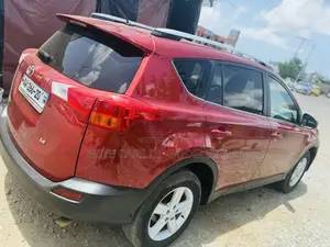 Toyota RAV4 LE 4dr SUV (2.5L 4cyl 6A) 2015 Orange