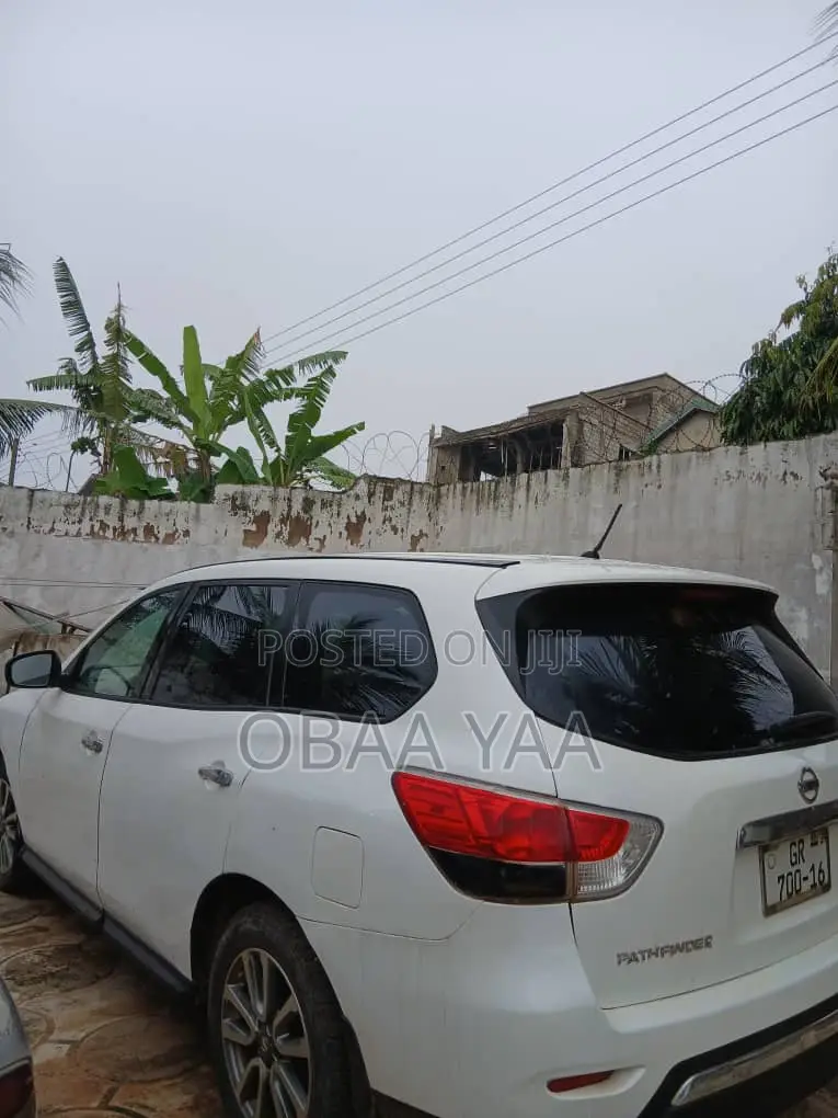 Nissan Pathfinder SL FWD 2013 White