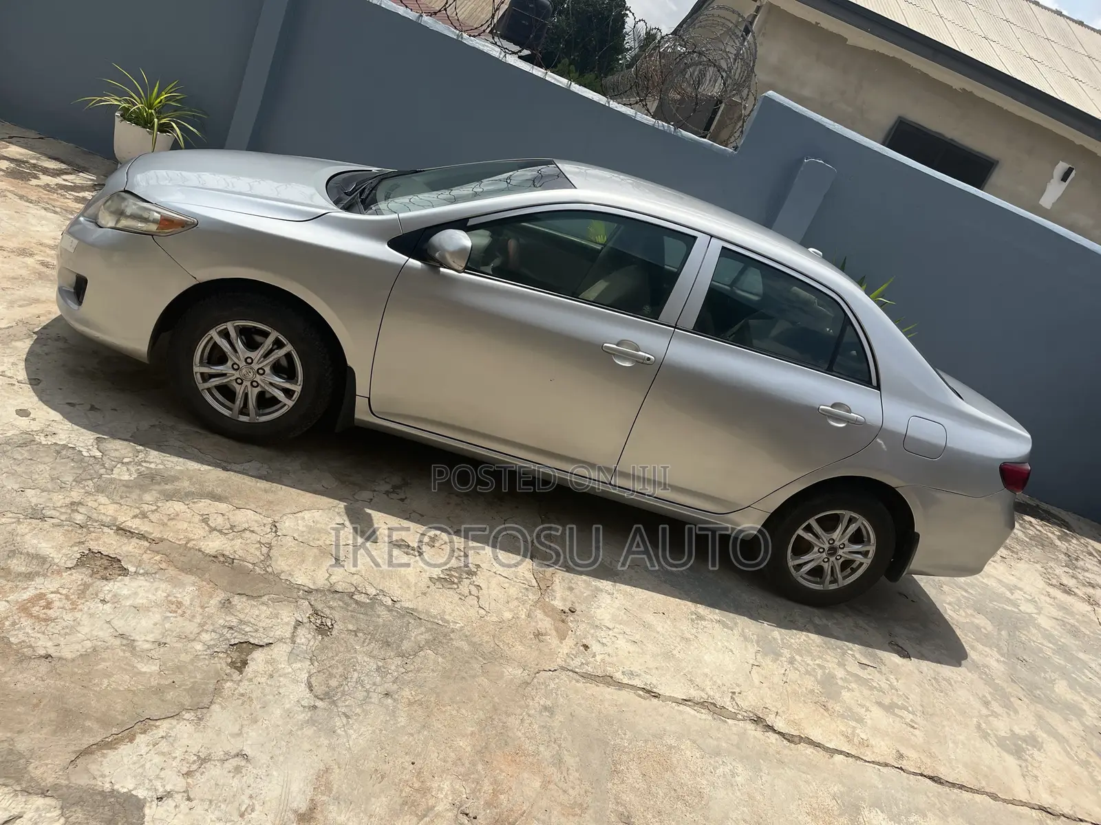 Toyota Corolla LE 4dr Sedan (1.8L 4cyl 4A) 2010 Silver