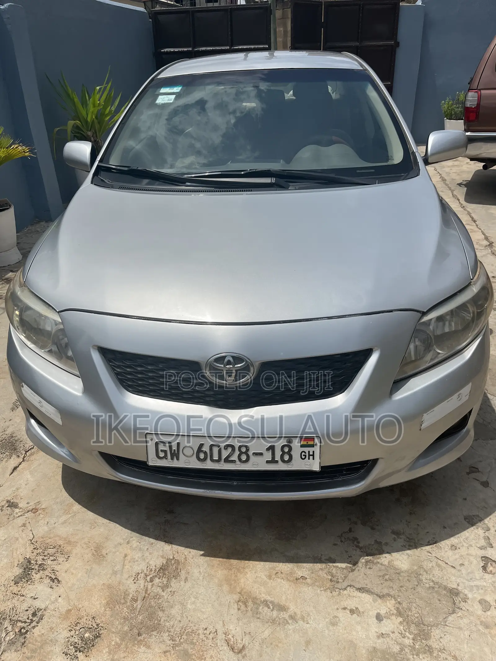Toyota Corolla LE 4dr Sedan (1.8L 4cyl 4A) 2010 Silver