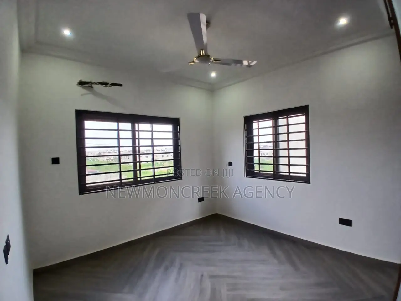4bdrm Duplex in Lakeside Estates, Accra Metropolitan for sale