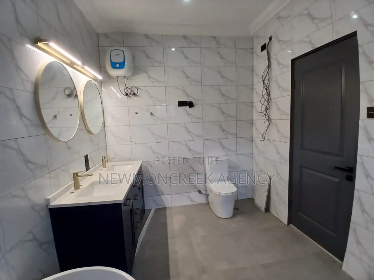 4bdrm Duplex in Lakeside Estates, Accra Metropolitan for sale