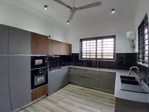4bdrm Duplex in Lakeside Estates, Accra Metropolitan for sale
