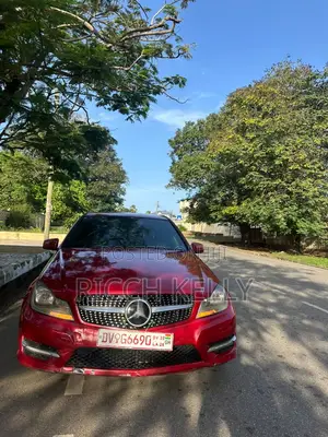 Mercedes-Benz C250 2014 Red