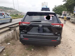 Toyota RAV4 LE 2022 Black