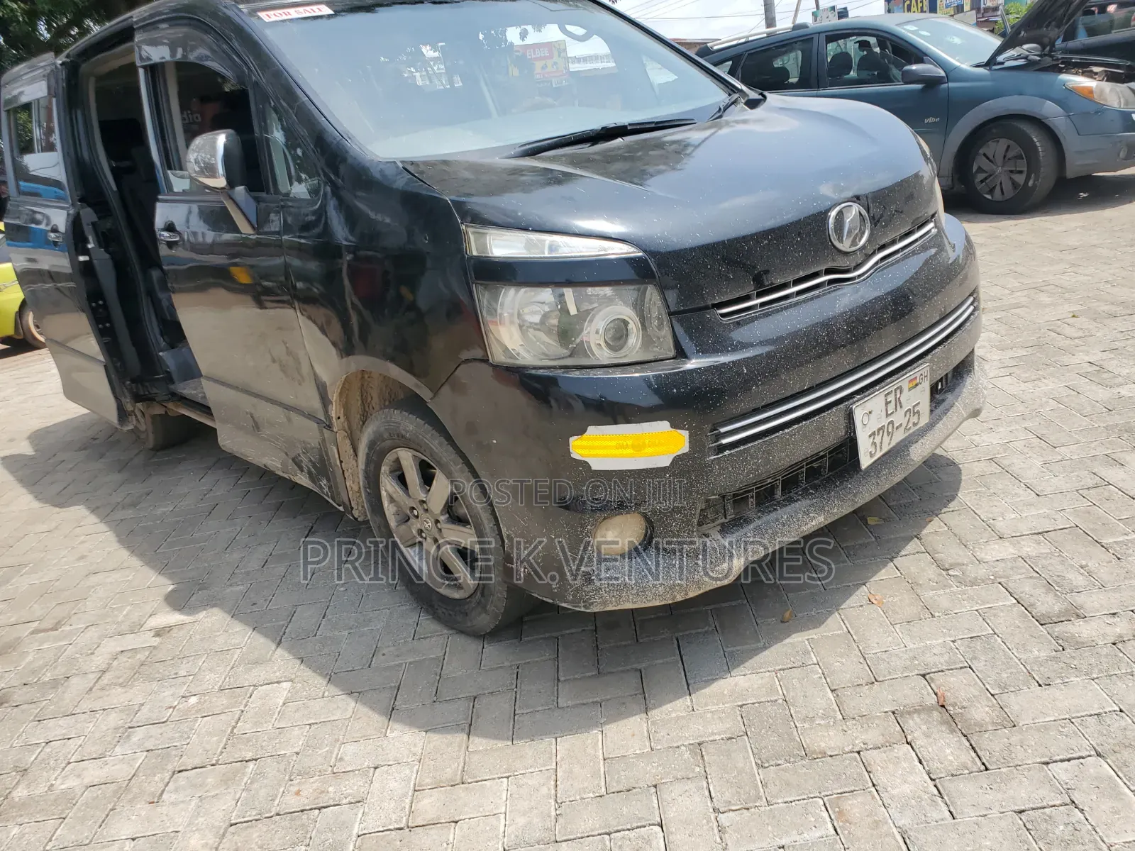 Toyota Voxy 2013 Black
