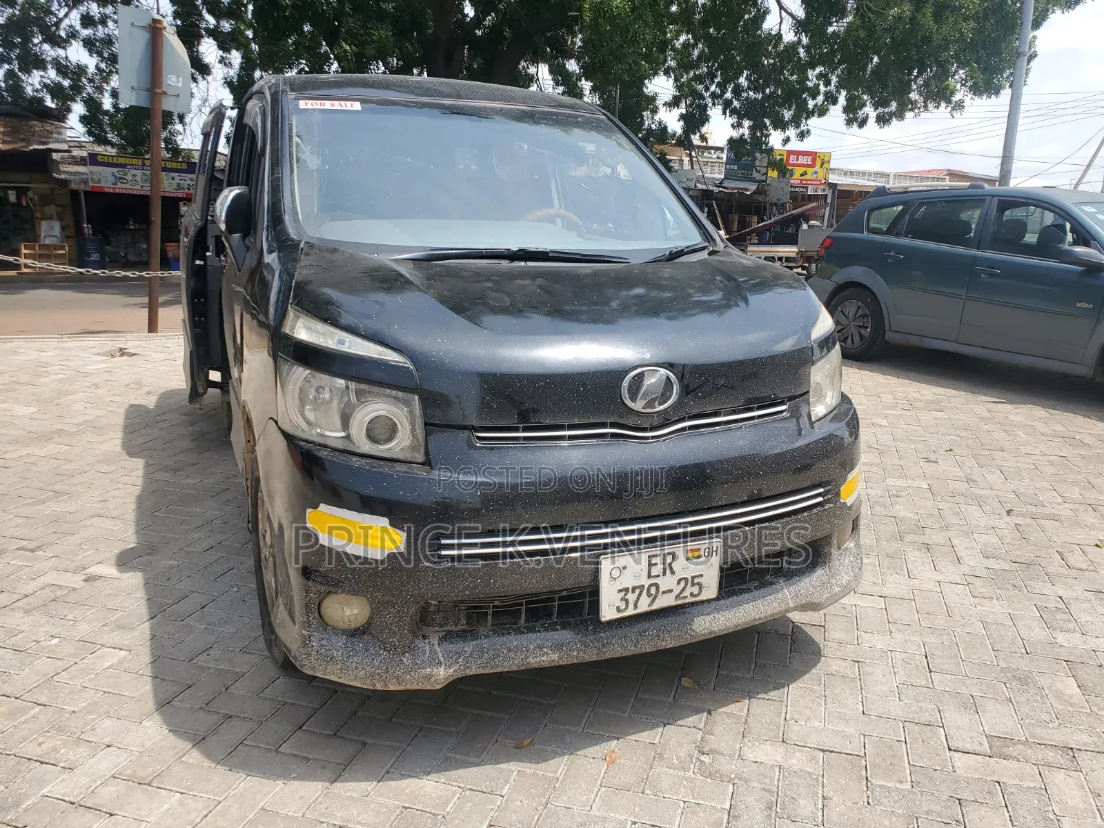Toyota Voxy 2013 Black