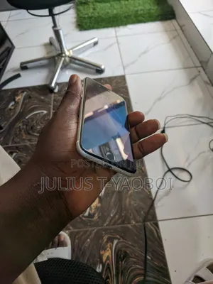 Apple iPhone SE (2020) 64 GB