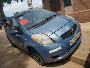 Toyota Yaris Base Hatchback 5dr 2010 Blue