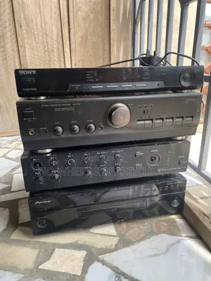 Teac Ag-D200 7.1-Channel Av Digital Home Theater Receiver.