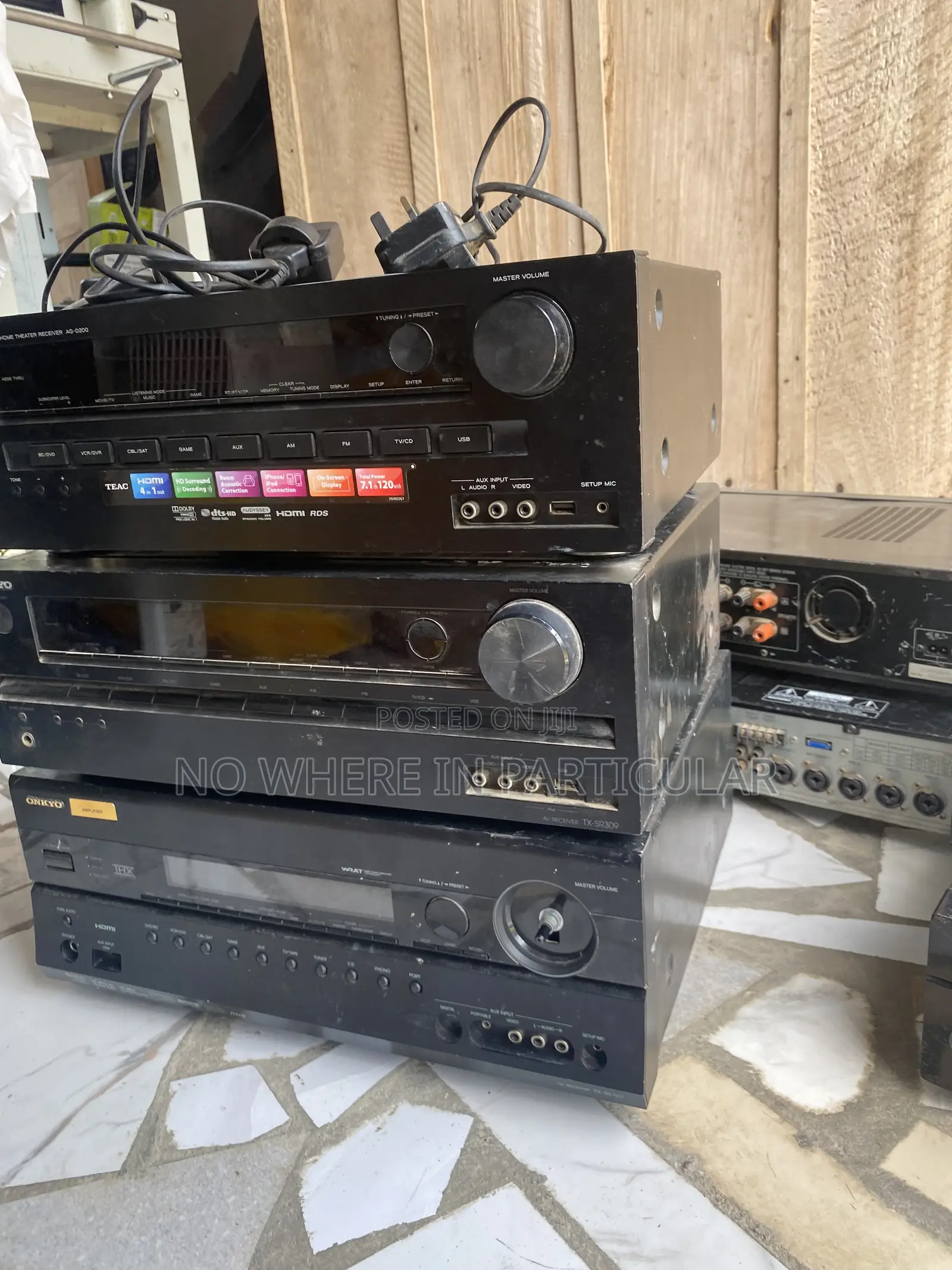 Teac Ag-D200 7.1-Channel Av Digital Home Theater Receiver.