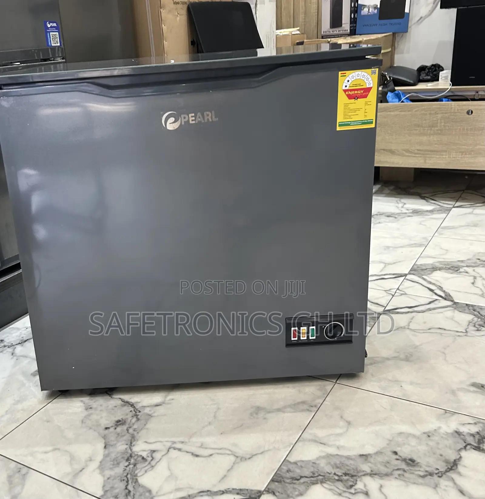 Just Shop Pearl PCF-2620-13m 199l Single-Door Electric Chest Freezer