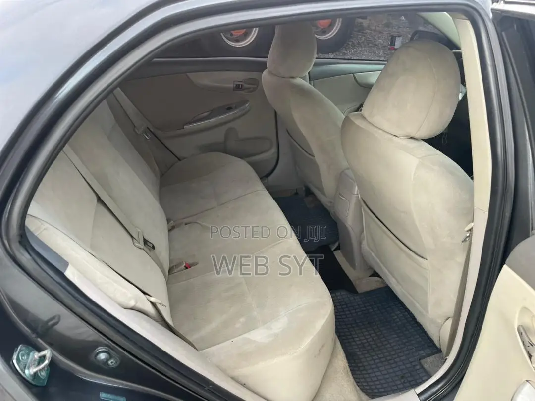 Toyota Corolla 2010 Black