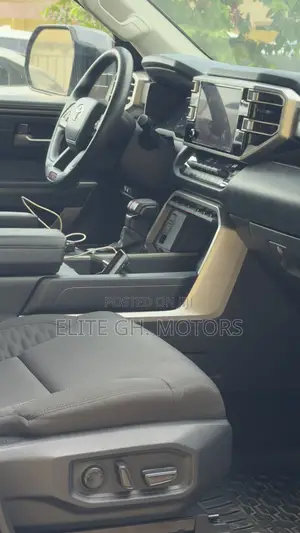 Toyota Tundra SR5 2022 Gray