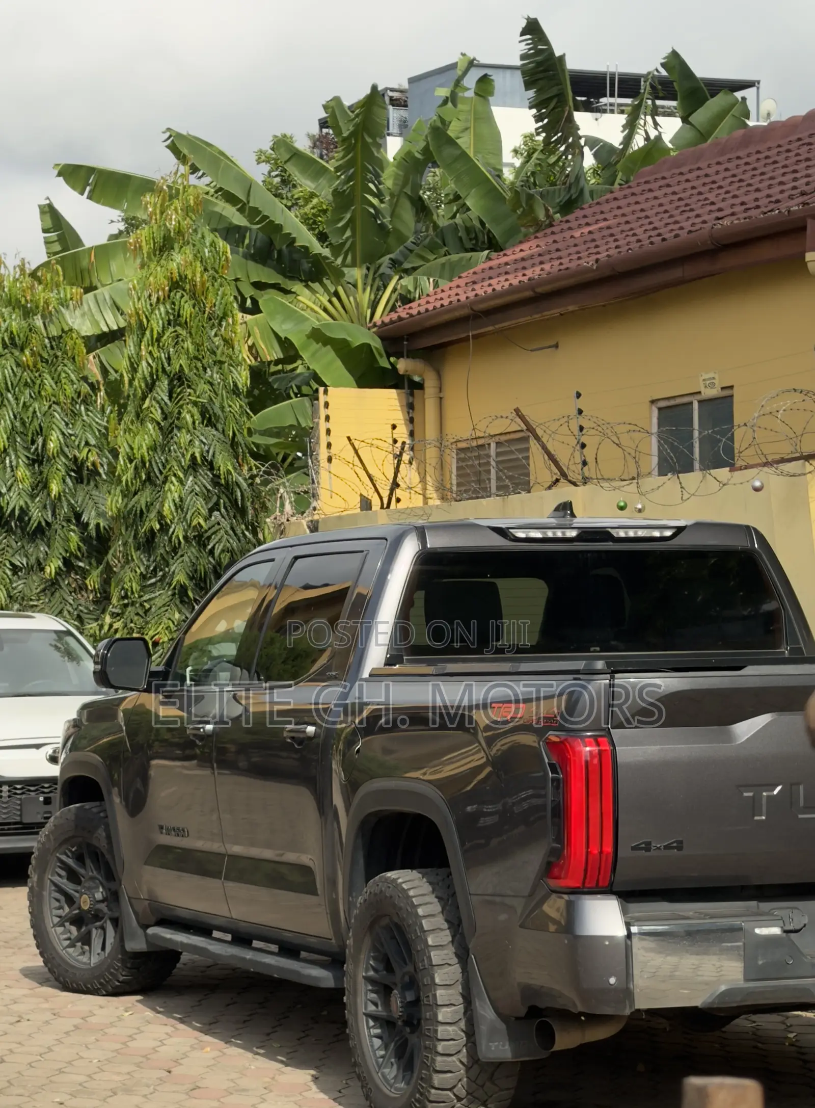 Toyota Tundra SR5 2022 Gray