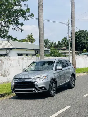 Mitsubishi Outlander SE FWD 2019 Silver