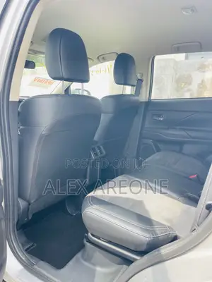 Mitsubishi Outlander SE FWD 2019 Silver