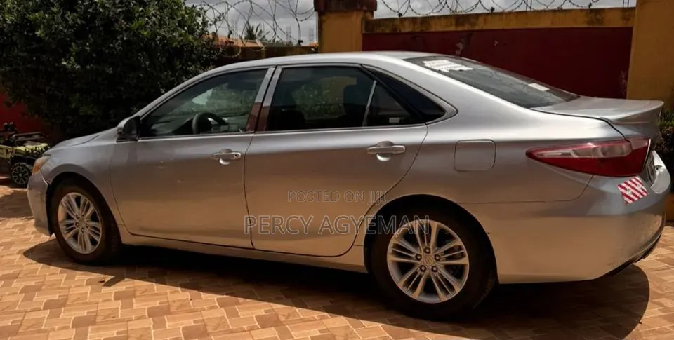 Toyota Camry SE 4dr Sedan (2.5L 4cyl 6A) 2015 Silver