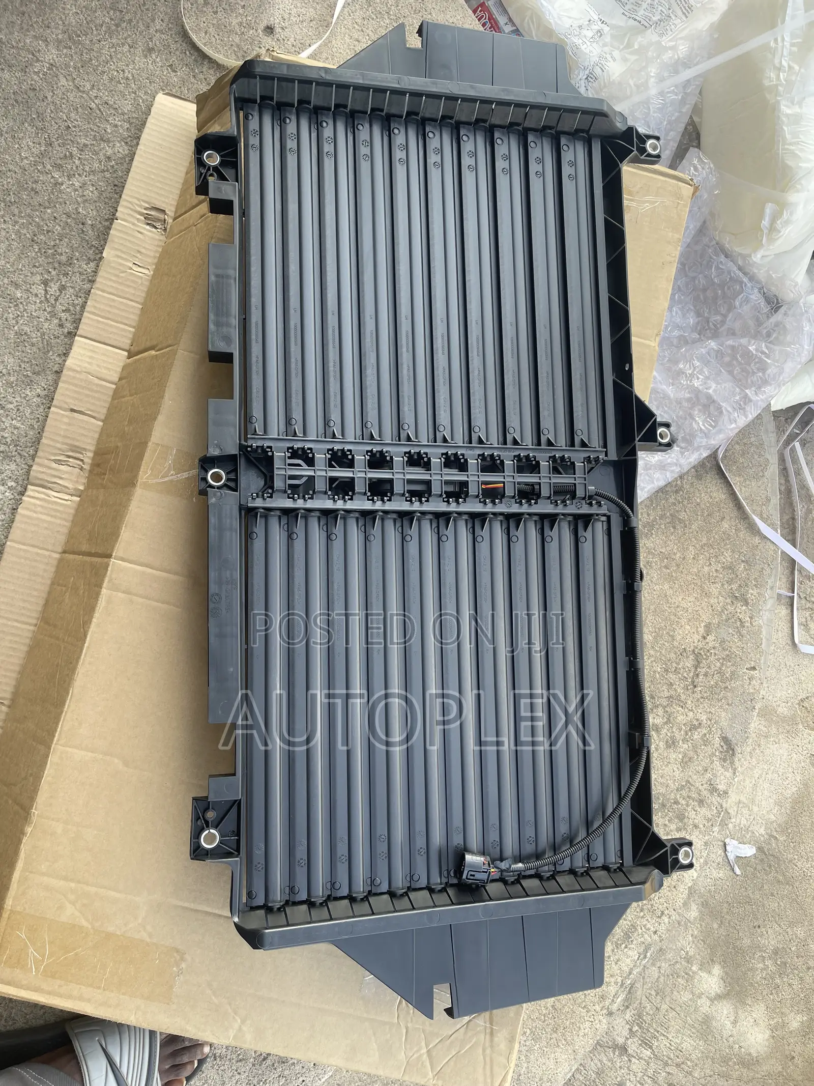 Radiator Cover for Toyota Tacoma 2024 High Quality Factory Shutter