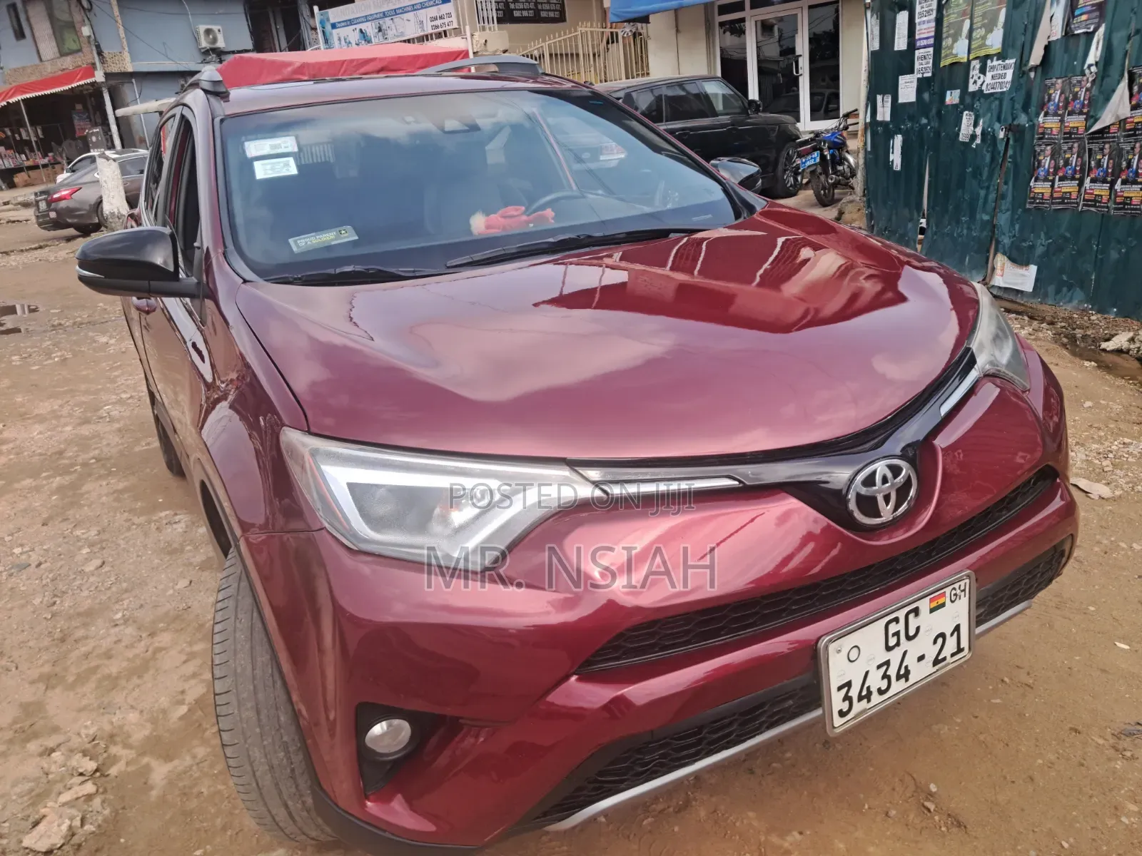 Toyota RAV4 XLE 4dr SUV AWD (2.5L 4cyl 6A) 2018 Red