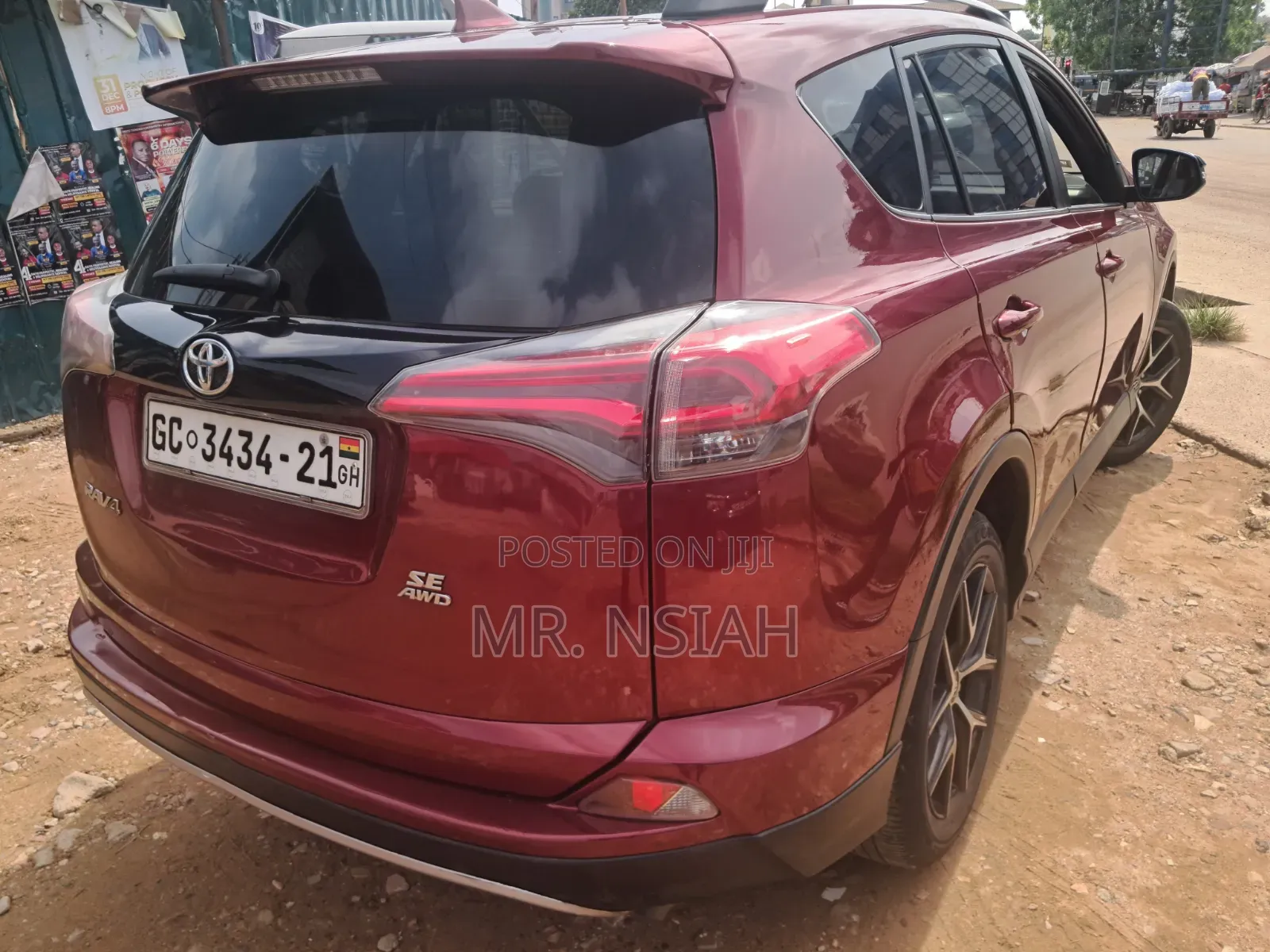 Toyota RAV4 XLE 4dr SUV AWD (2.5L 4cyl 6A) 2018 Red