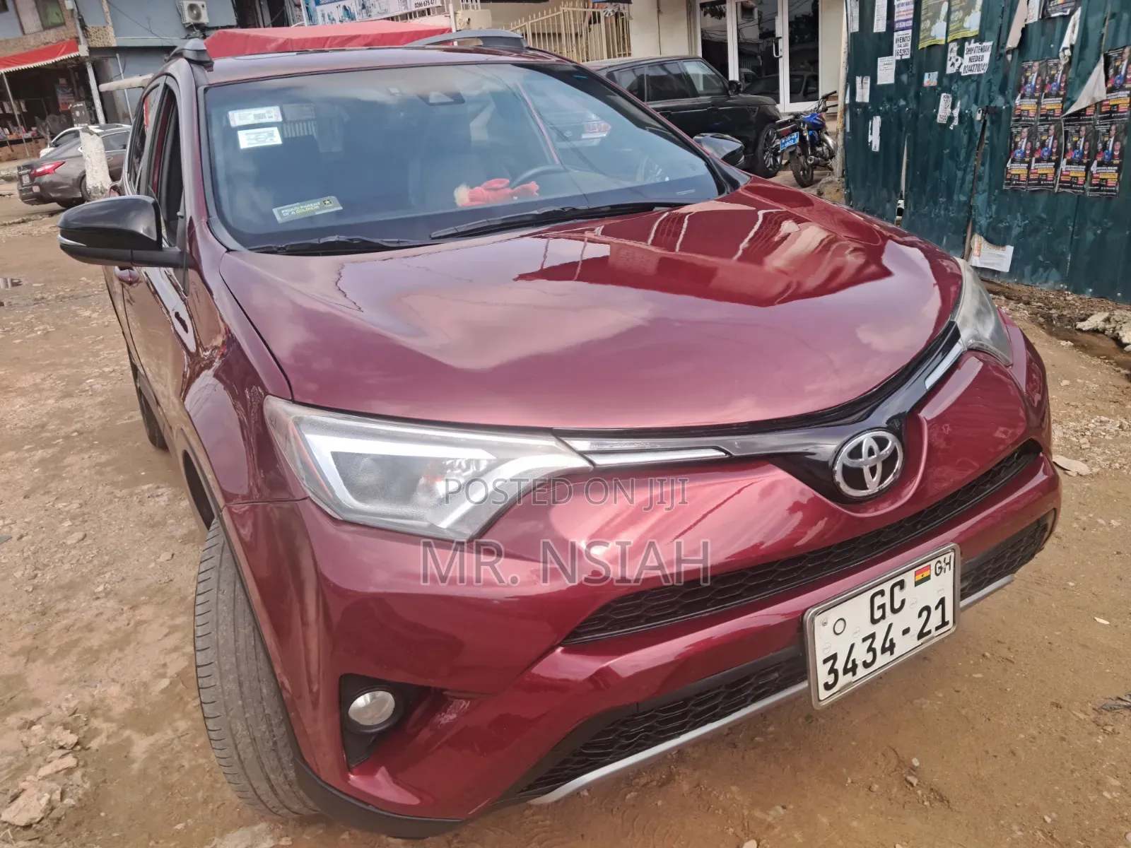 Toyota RAV4 XLE 4dr SUV AWD (2.5L 4cyl 6A) 2018 Red